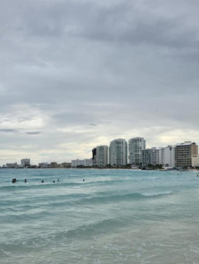Cancun Beach & Nightlife Paradise